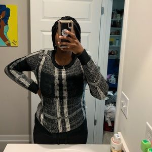 Black & white long sleeve sweater